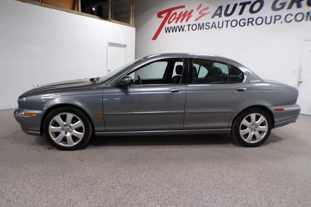 2004 Jaguar X-Type photo 1