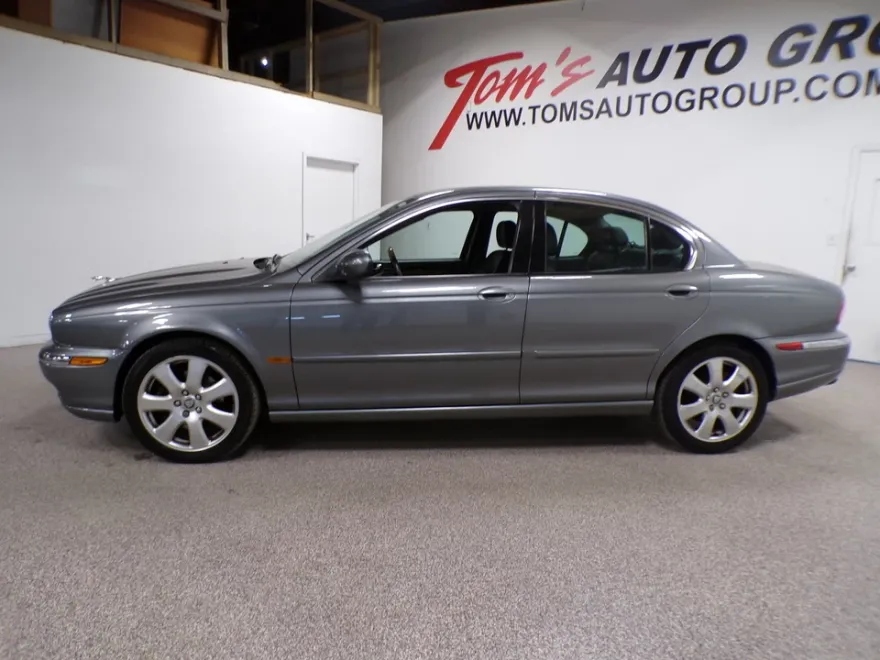 2004 Jaguar X-Type photo 1