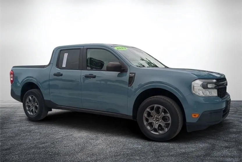 2022 Ford Maverick XLT photo 1