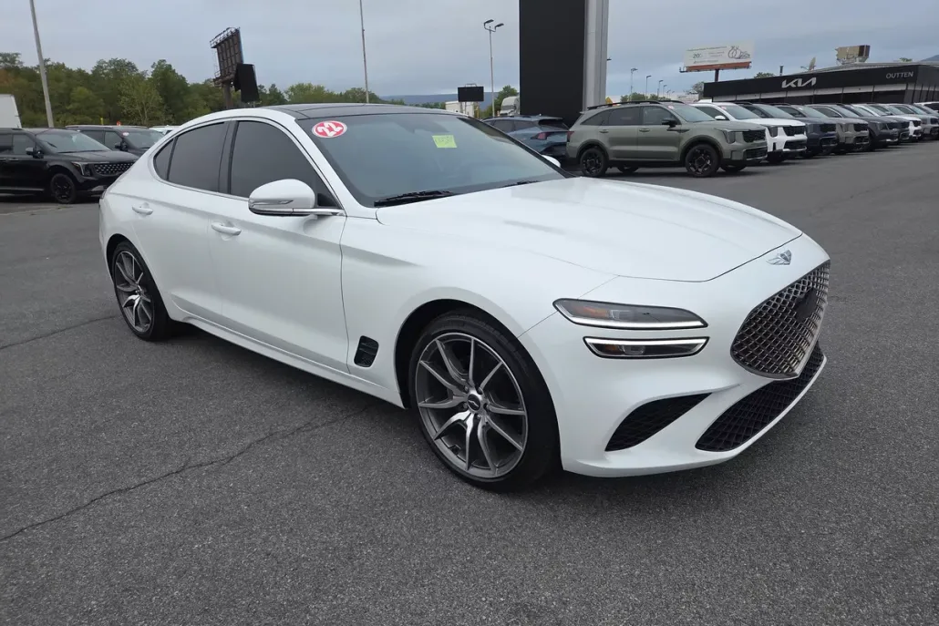 2022 Genesis G70 2.0T photo 1