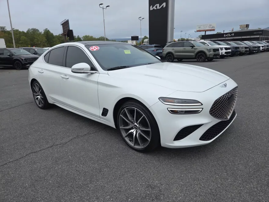 2022 Genesis G70 2.0T photo 1