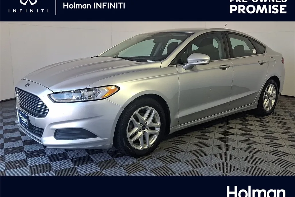 2015 Ford Fusion SE photo 1