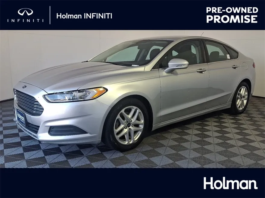 2015 Ford Fusion SE photo 1