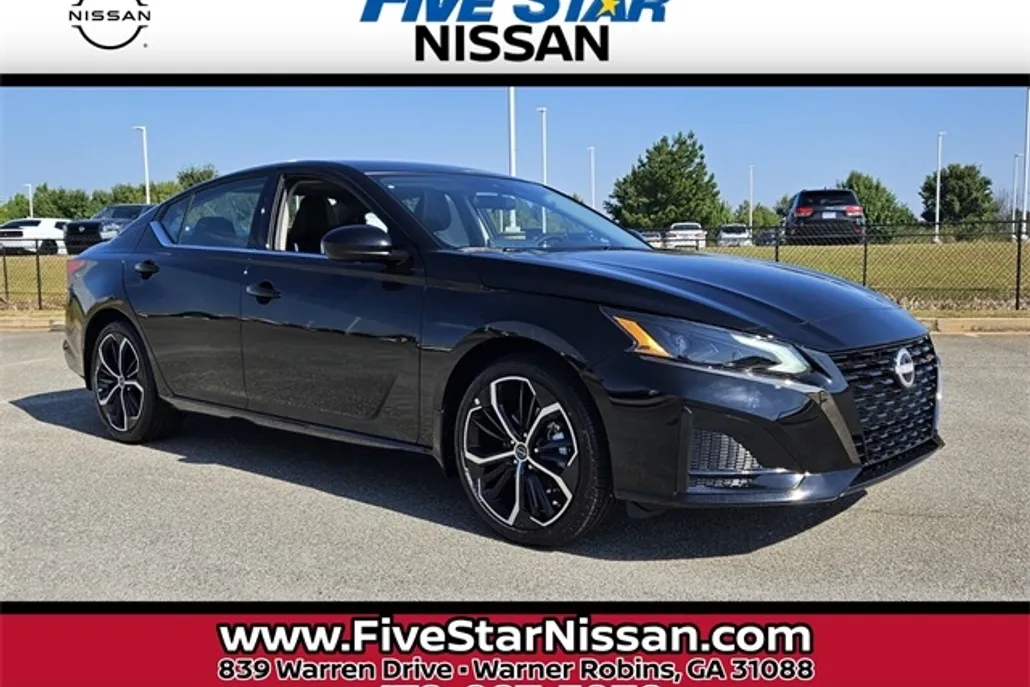 2025 Nissan Altima 2.5 SR photo 1