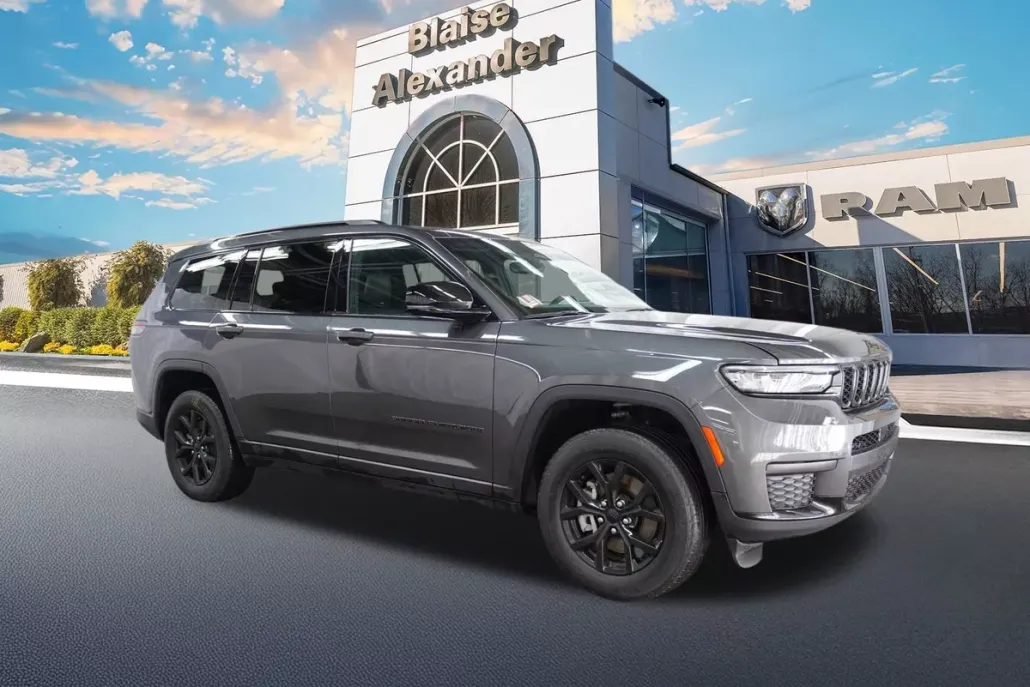 2024 Jeep Grand Cherokee Altitude photo 1