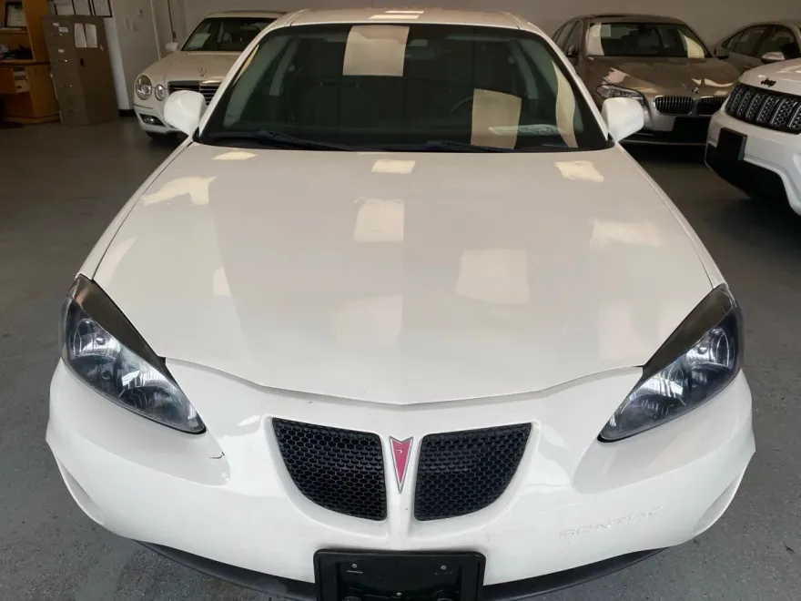 2007 Pontiac Grand Prix photo 1