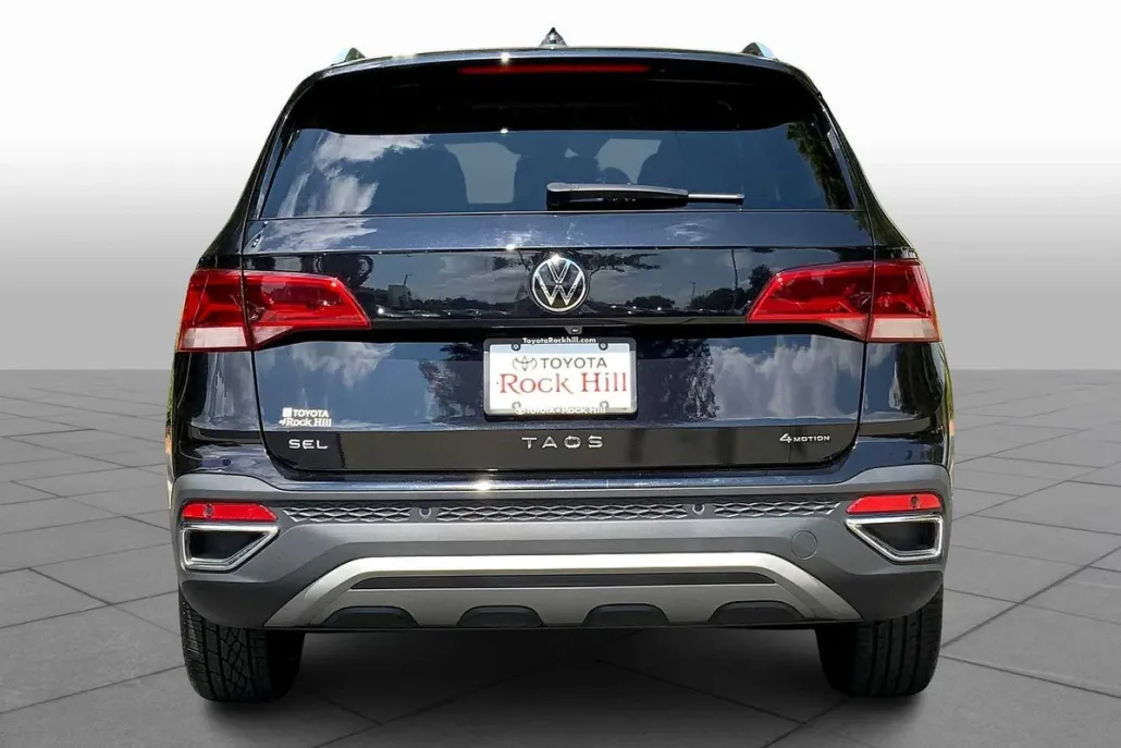 2022 Volkswagen Taos SEL photo 1
