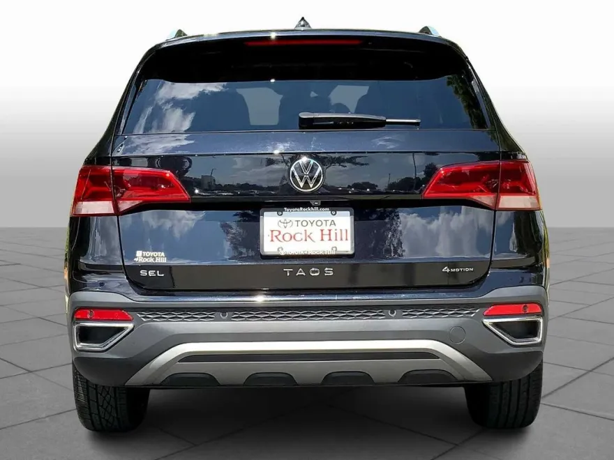 2022 Volkswagen Taos SEL photo 1