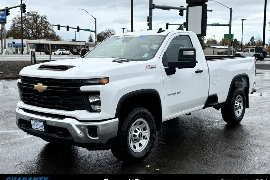 2025 Chevrolet Silverado 3500HD photo 1