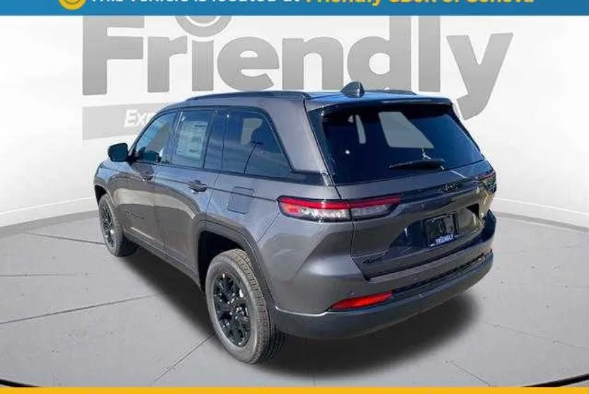 2025 Jeep Grand Cherokee Altitude photo 1