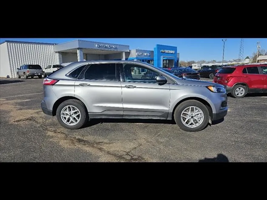 2023 Ford Edge SEL photo 1
