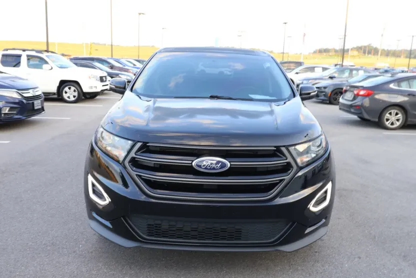 2016 Ford Edge Sport photo 1