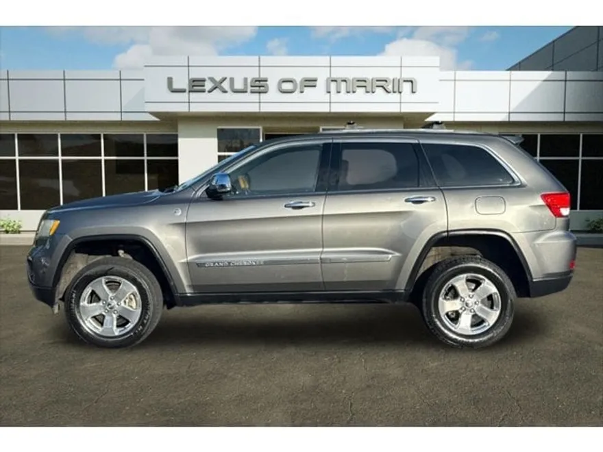 2013 Jeep Grand Cherokee Overland photo 1