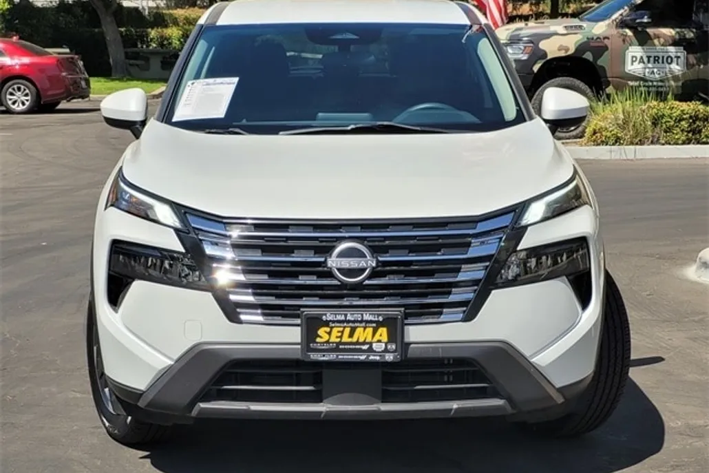 2024 Nissan Rogue SV photo 1