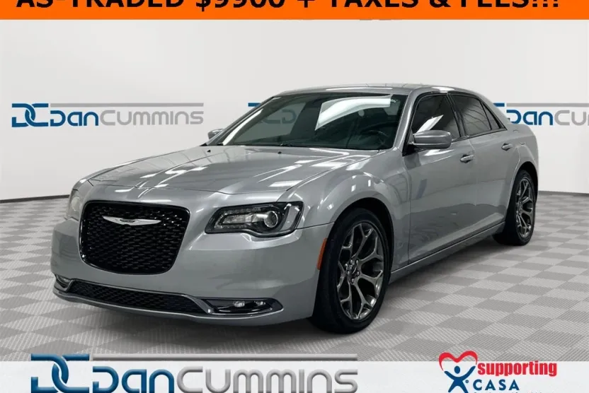 2015 Chrysler 300 photo 1