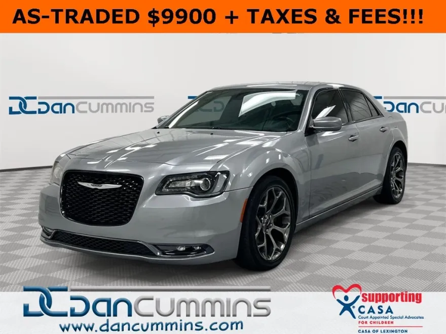 2015 Chrysler 300 photo 1