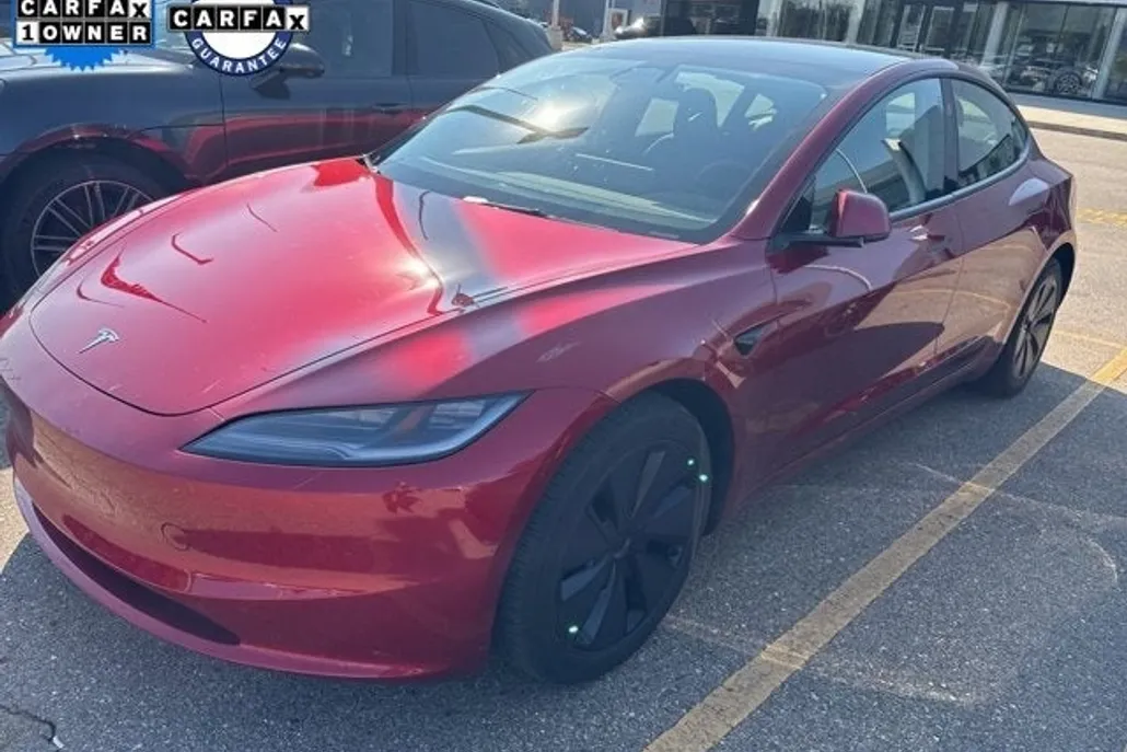 2024 Tesla Model 3 Long Range photo 1