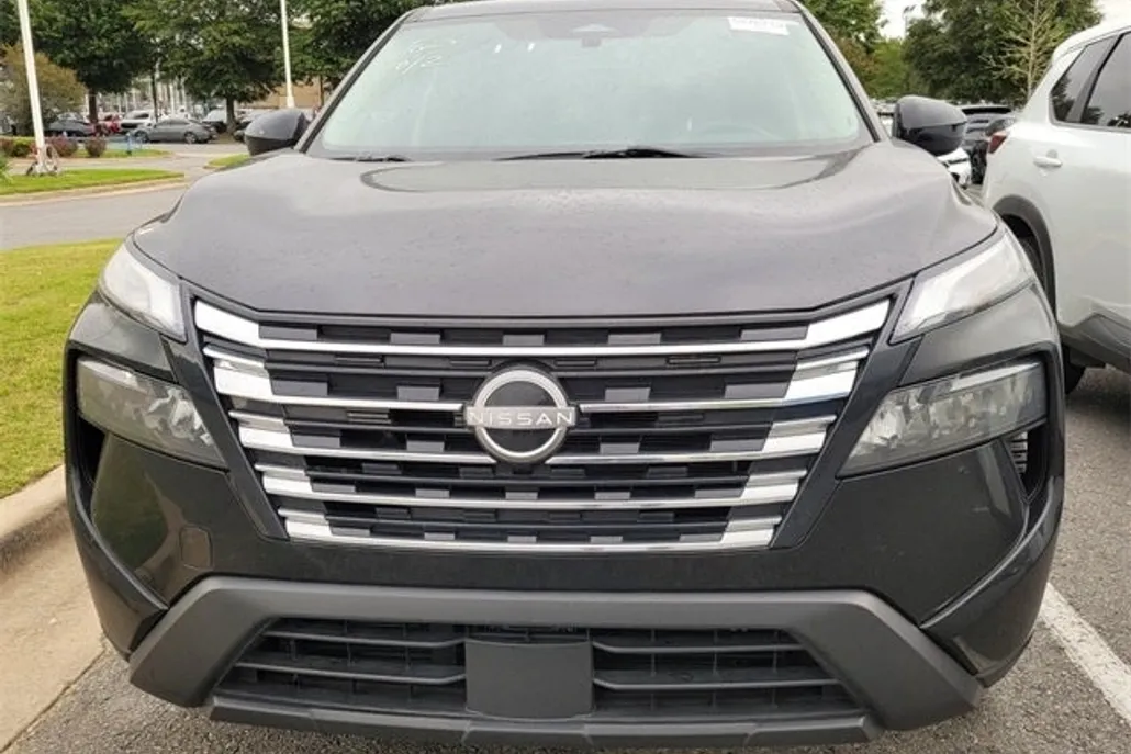 2024 Nissan Rogue SV photo 1