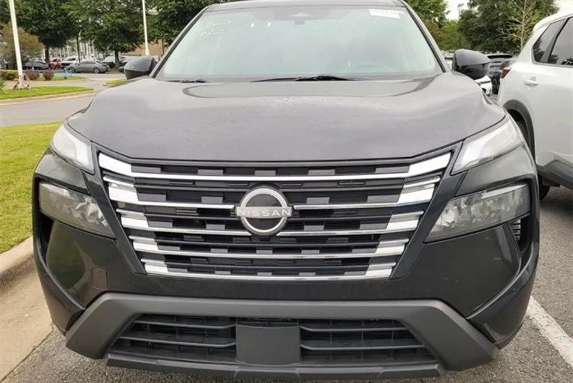 2024 Nissan Rogue SV photo 1