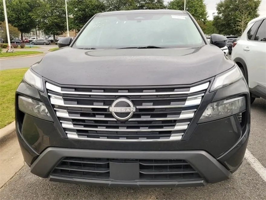 2024 Nissan Rogue SV photo 1
