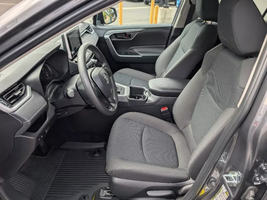 2025 Toyota RAV4 LE photo 1