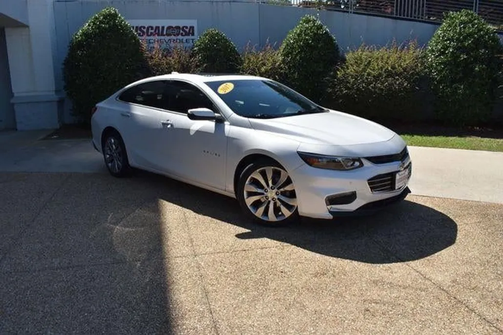 2017 Chevrolet Malibu Premier photo 1
