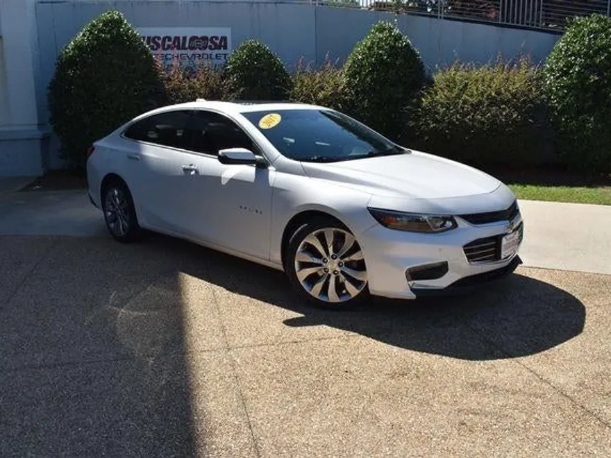 2017 Chevrolet Malibu Premier photo 1