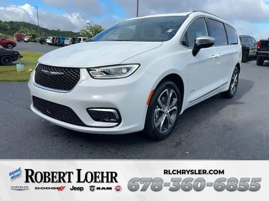 2026 Chrysler Pacifica Pinnacle photo 1