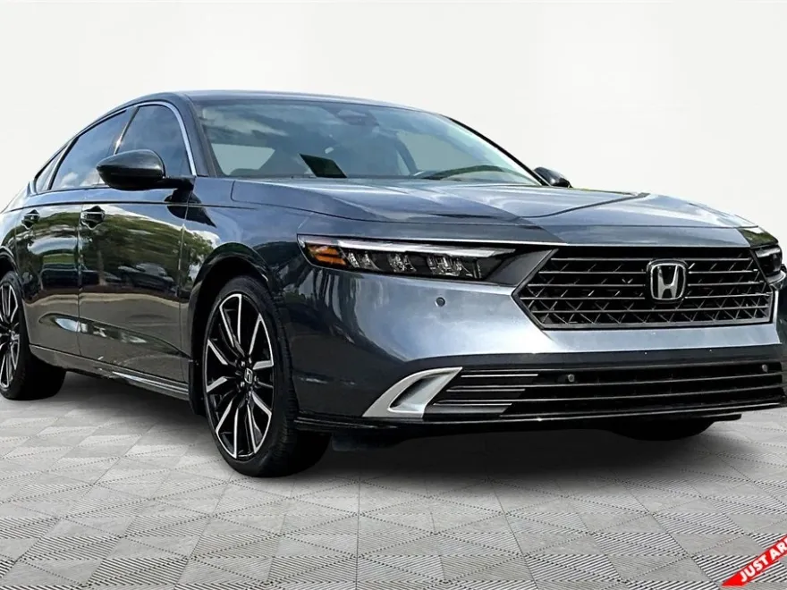 2024 Honda Accord Hybrid Touring photo 1