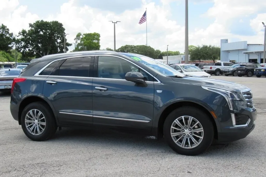 2019 Cadillac XT5 Luxury photo 1