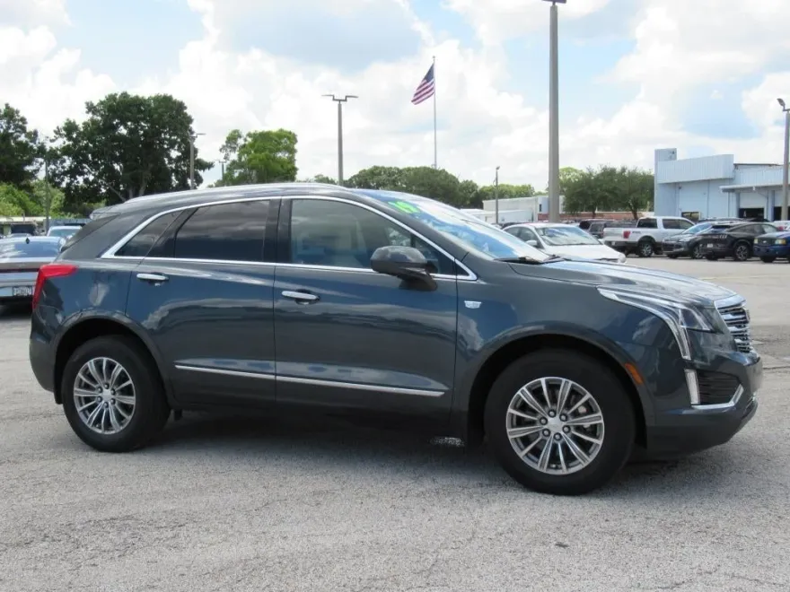 2019 Cadillac XT5 Luxury photo 1