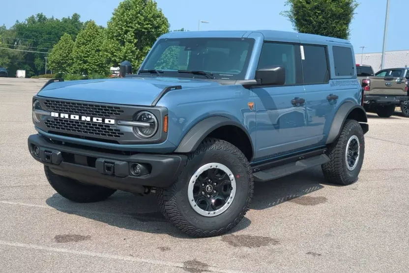 2025 Ford Bronco Badlands photo 1