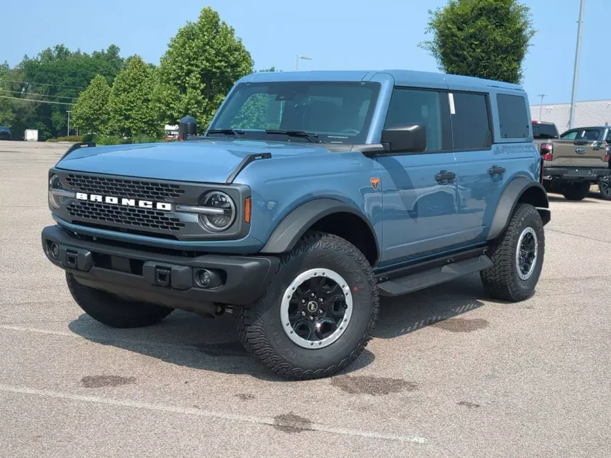 2025 Ford Bronco Badlands photo 1