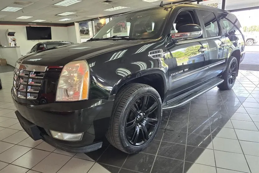 2010 Cadillac Escalade ESV Luxury photo 1