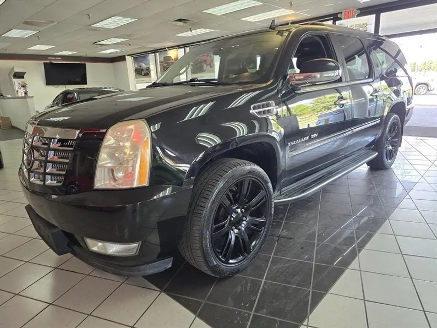 2010 Cadillac Escalade ESV Luxury photo 1