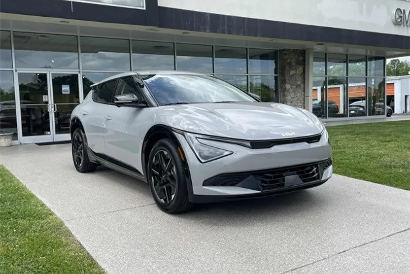 2025 Kia EV6 Wind photo 1