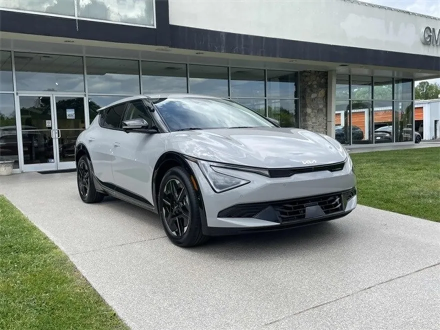 2025 Kia EV6 Wind photo 1
