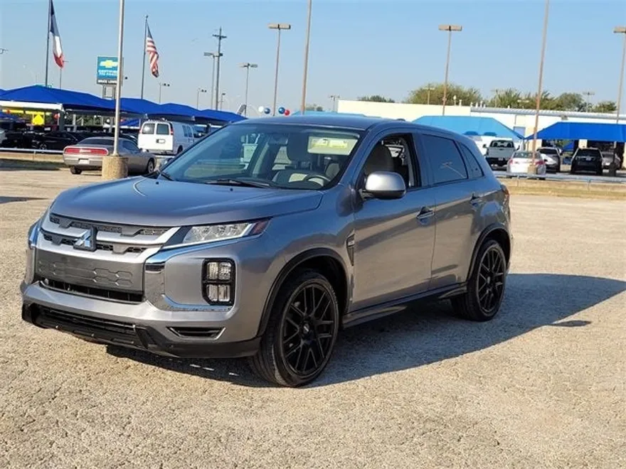 2020 Mitsubishi Outlander Sport ES photo 1