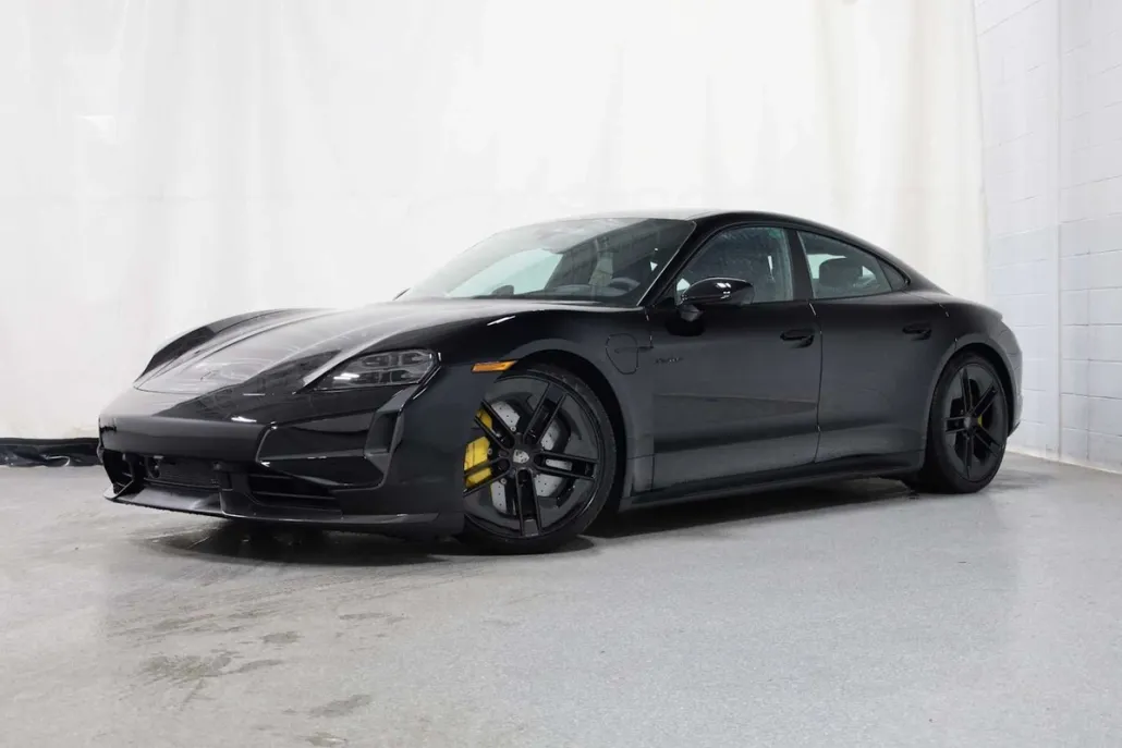 2025 Porsche Taycan Turbo photo 1