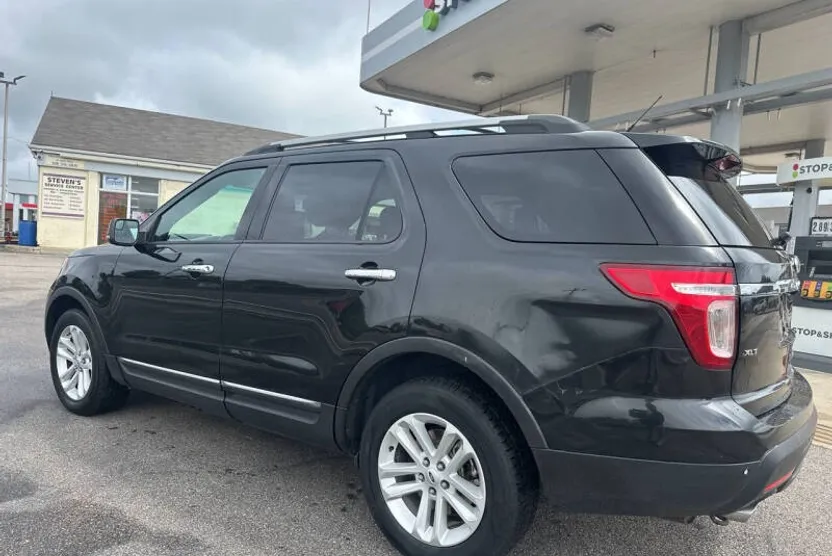 2013 Ford Explorer XLT photo 1