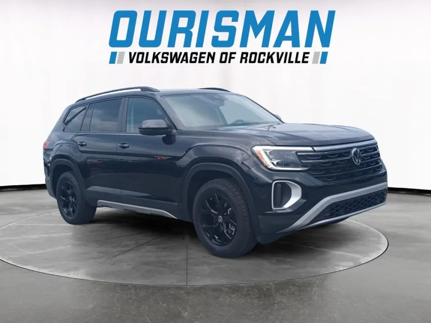 2024 Volkswagen Atlas Peak Edition SEL photo 1