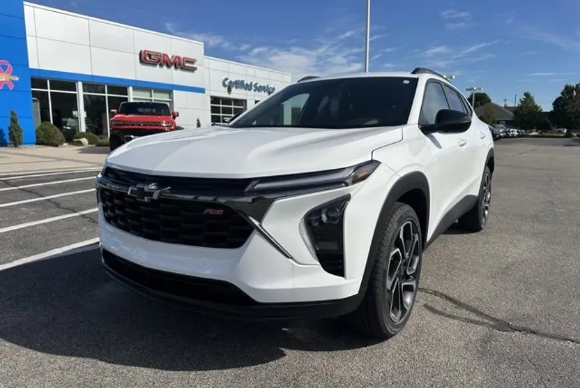 2025 Chevrolet Trax photo 1
