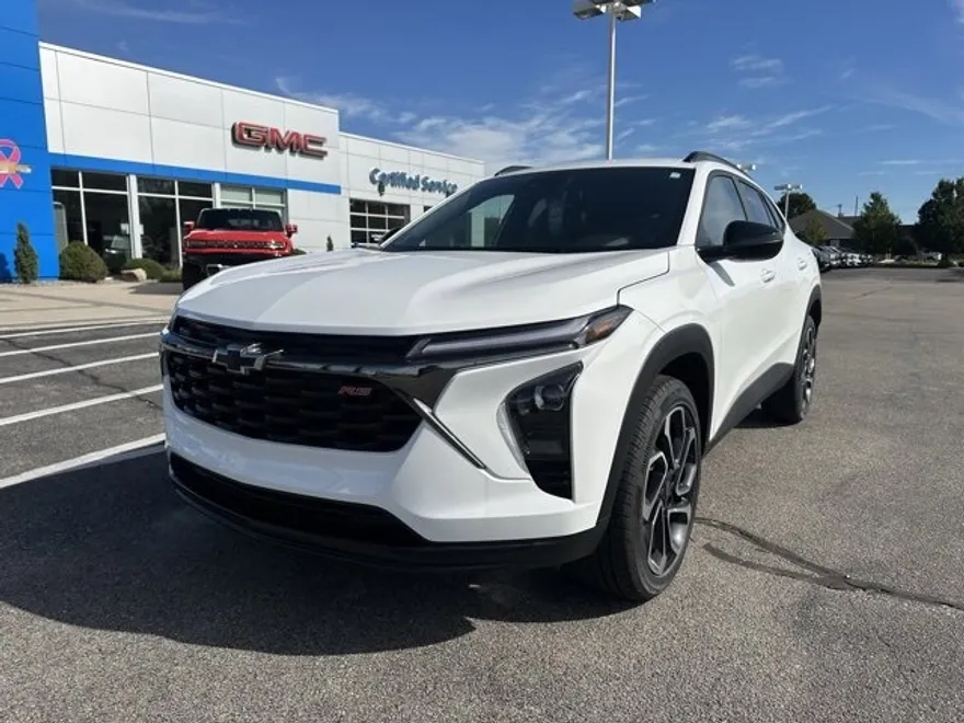 2025 Chevrolet Trax photo 1