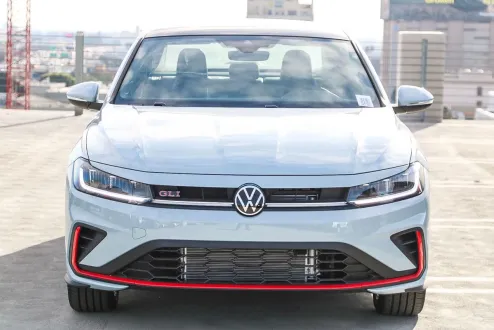 2025 Volkswagen Jetta GLI Autobahn photo 2
