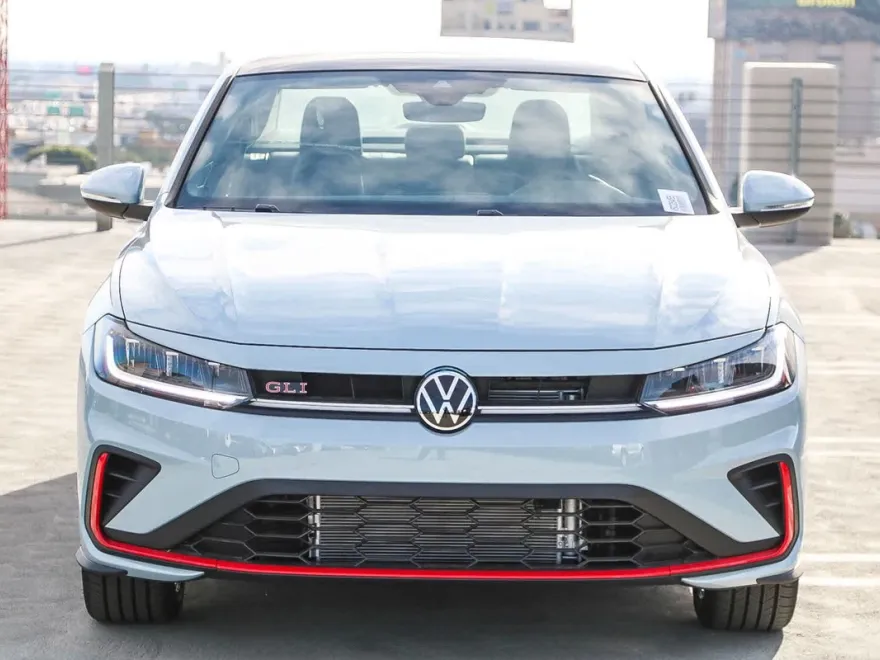 2025 Volkswagen Jetta GLI Autobahn photo 2