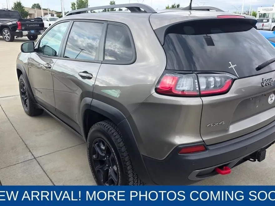 2021 Jeep Cherokee Trailhawk photo 1