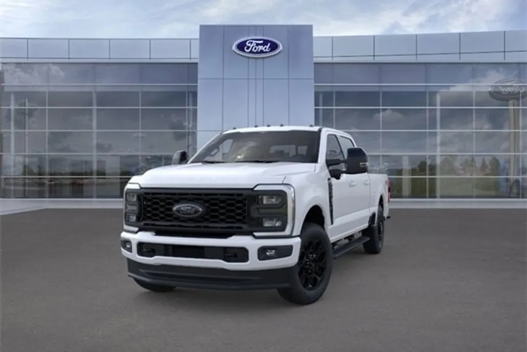 2025 Ford F-350 Lariat photo 1