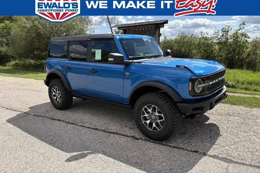 2025 Ford Bronco Badlands photo 1