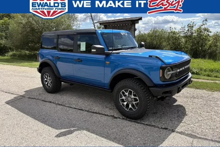 2025 Ford Bronco Badlands photo 1