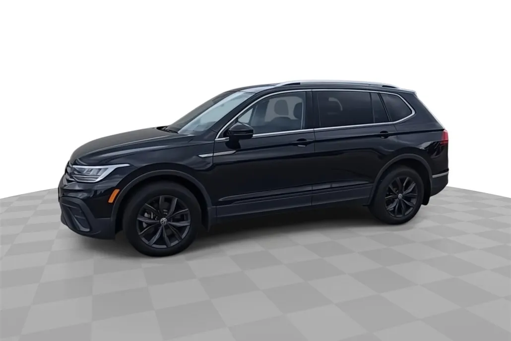 2022 Volkswagen Tiguan SE photo 1